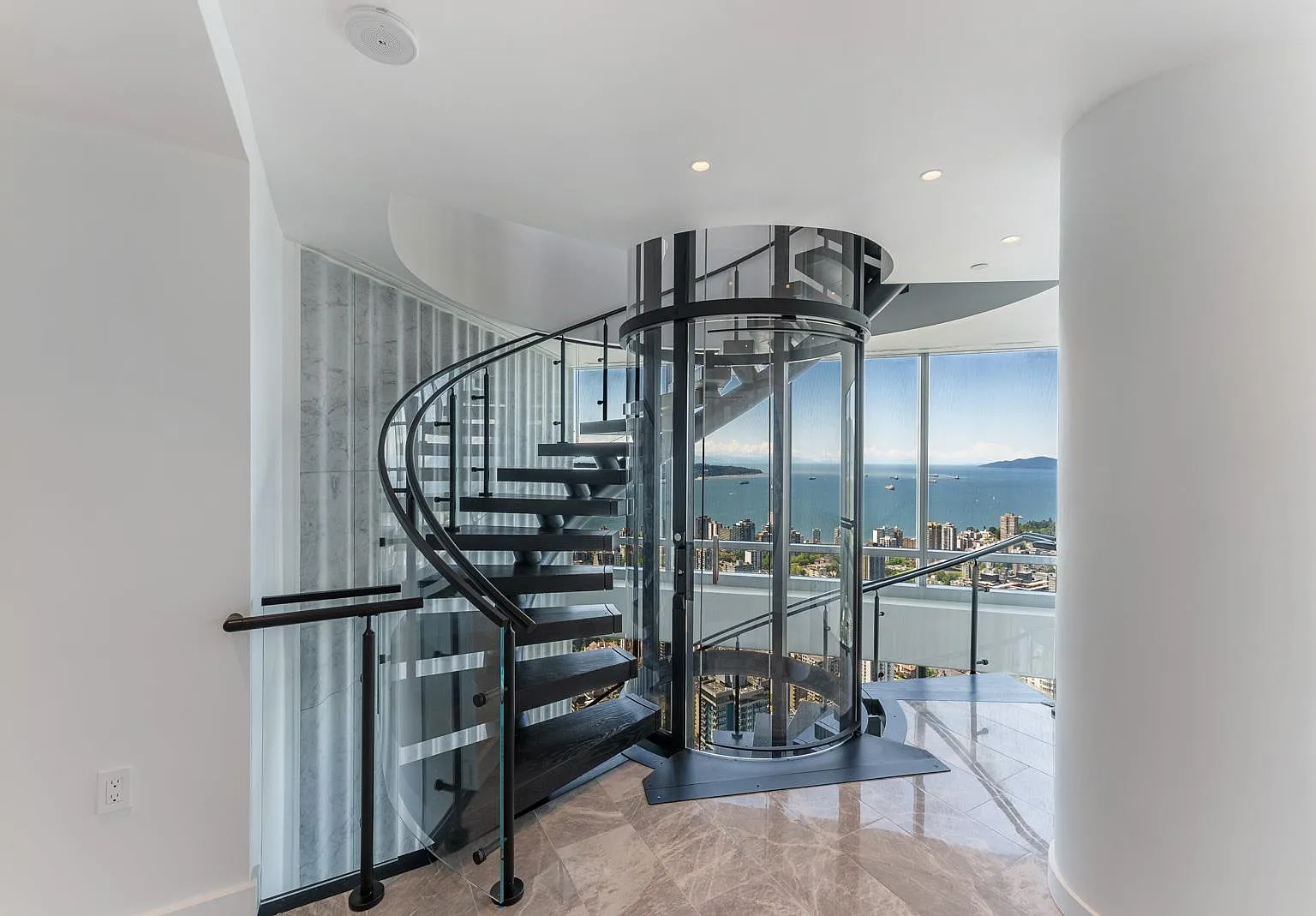 3 bed, 4661 sqft, $30,000 — Photo 4