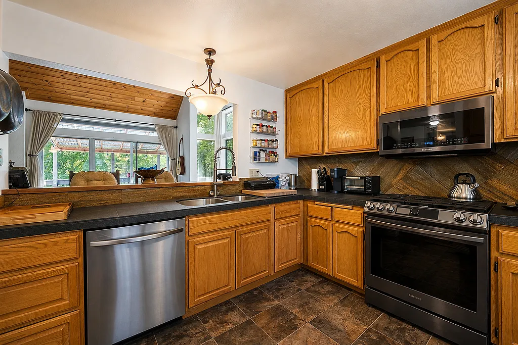 2116 Bernina Drive - 2 — Photo 2
