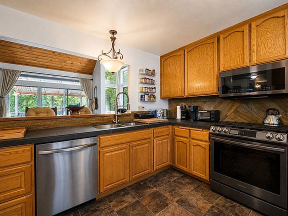 2nd image of 2116 Bernina Dr