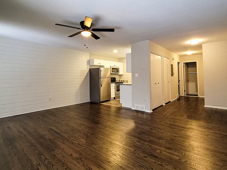 590 E Lewiston Ave — Photo 5