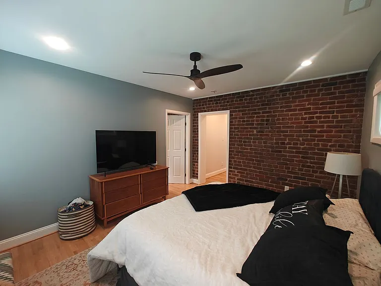 2108 Davenport Ave — Photo 18