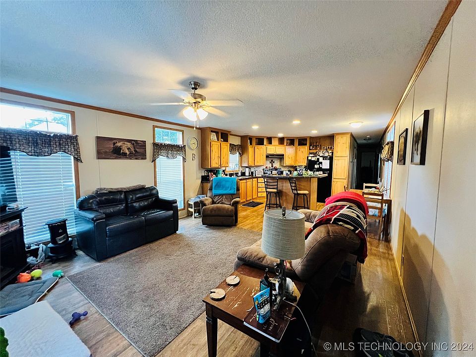 2nd image of 407 Burney St
