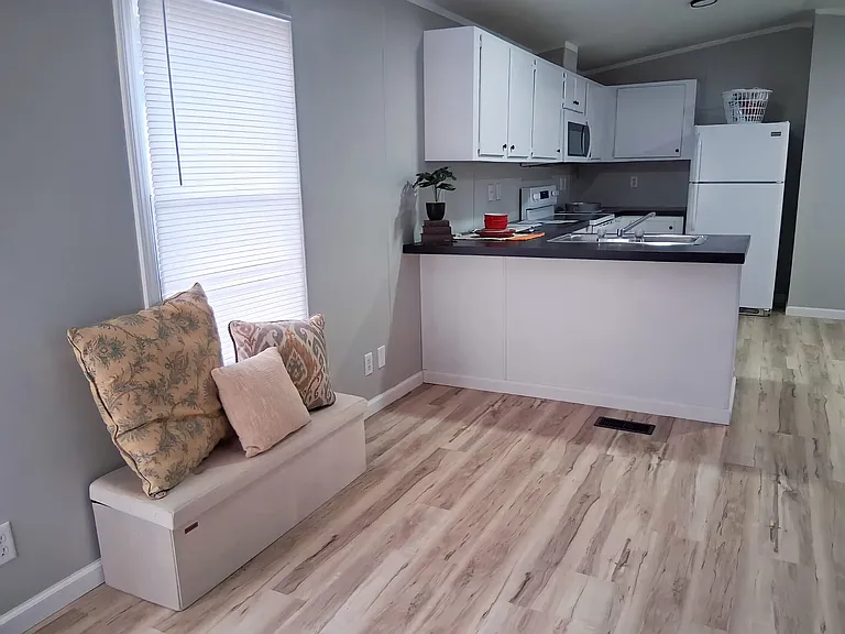 16 Deerwood Park — Photo 4