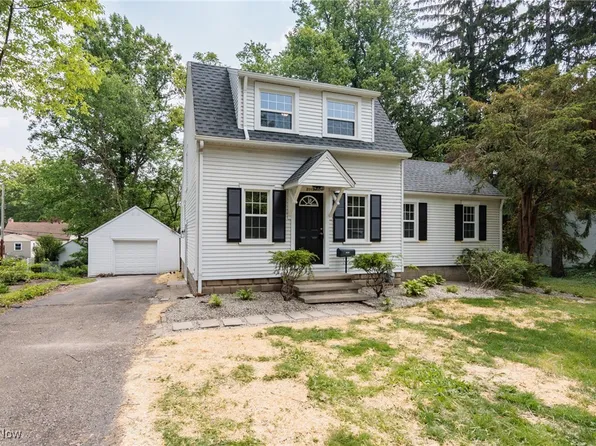 2067 27th St, Cuyahoga Falls, OH 44223