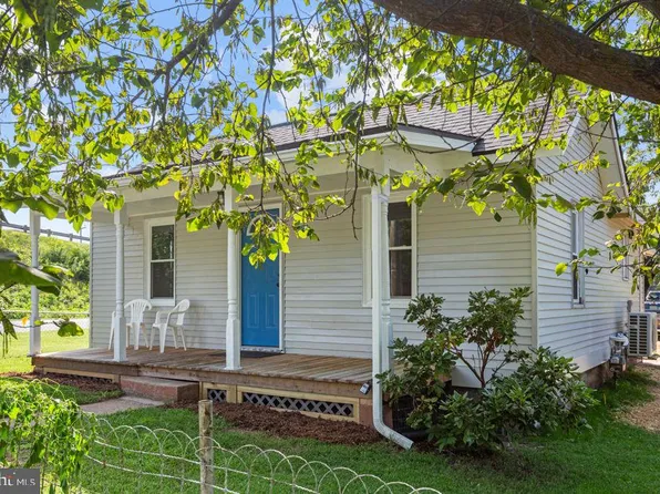 821 N Bayard Ave, Waynesboro, VA 22980