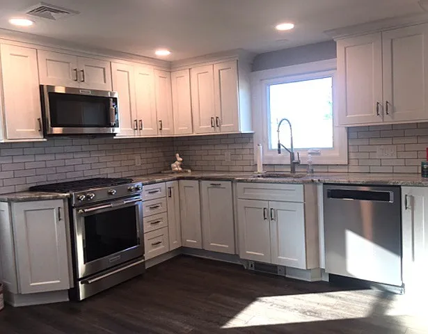 Kitchen - Subway Tile Backsplash