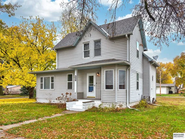 922 K St, Tekamah, NE 68061