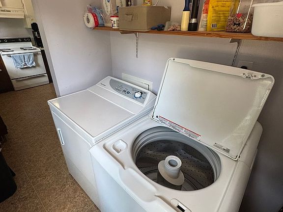 5th image of 4611A Rochambeau Dr