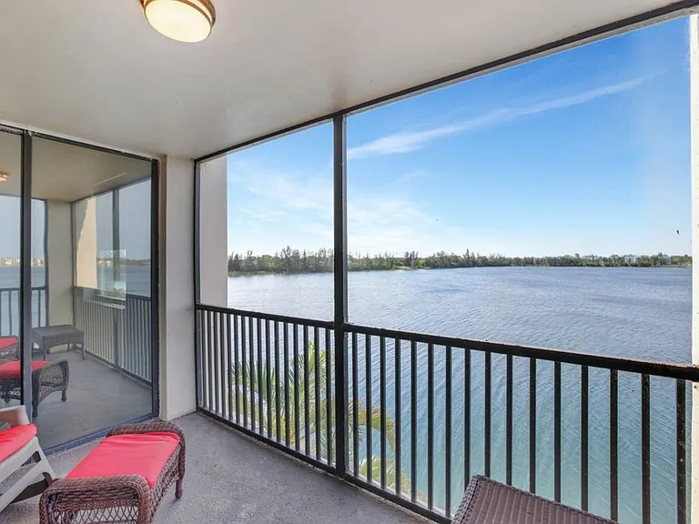 118 Lake Emerald Dr — Photo 26