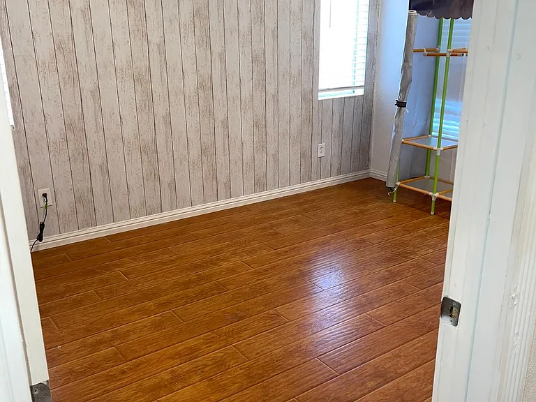 This is the availabled room for rent