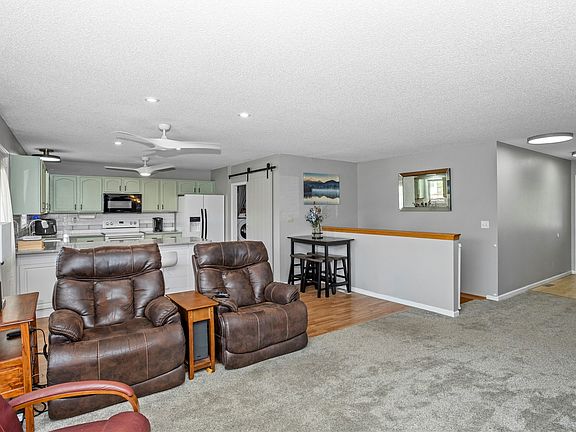 3rd image of 2519 Grand River Dr