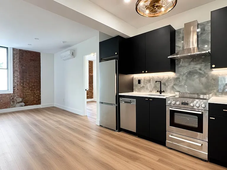 16 Howard Ave #2B — Photo 1