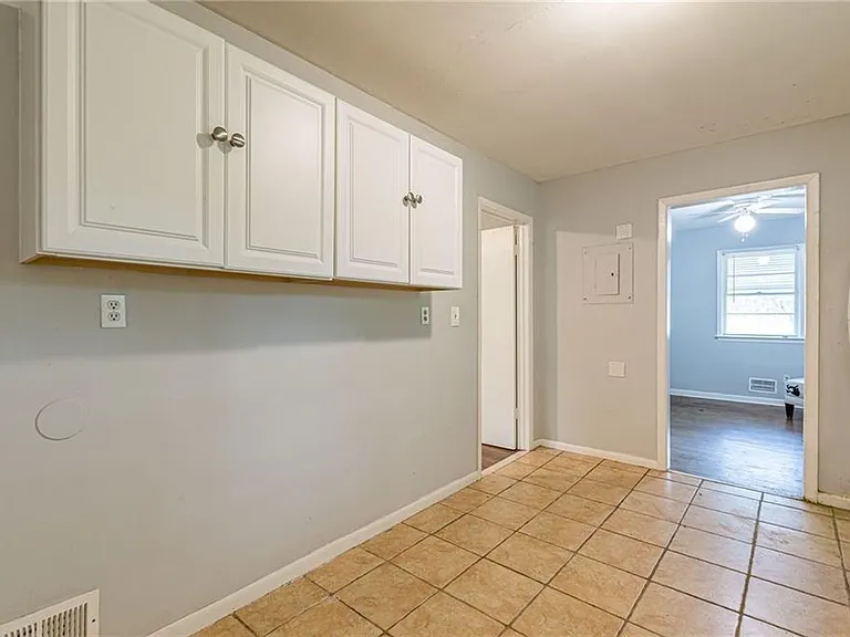 350 Brooks Ave SW — Photo 13
