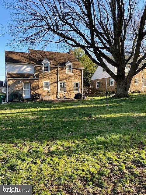 2nd image of 100 W Highland Ave