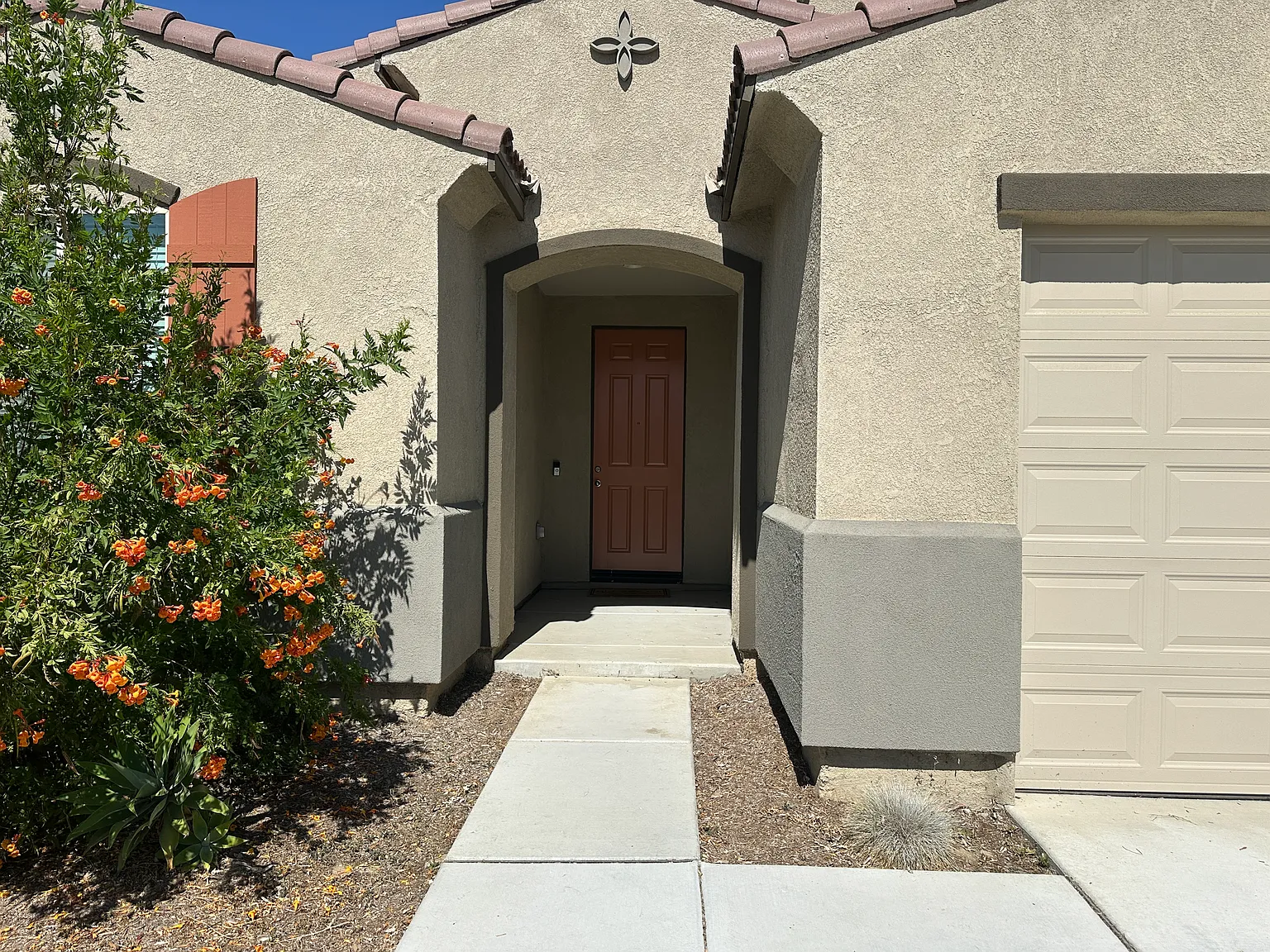 4 bed, 1955 sqft, $3,195 — Photo 3