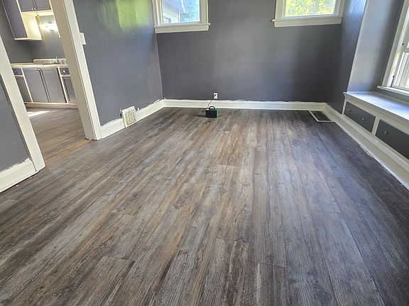 4th image of 8401 Tioga Ave