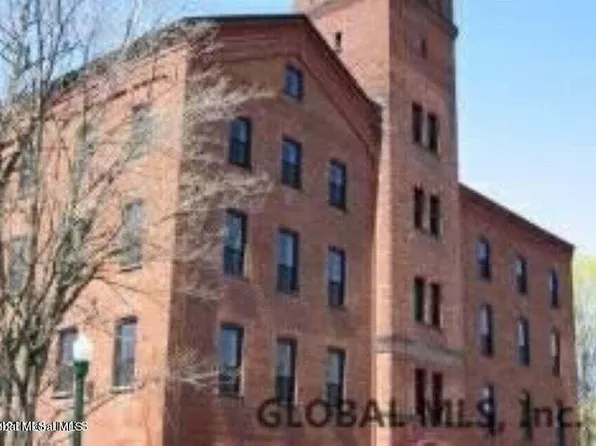 387 3rd Avenue APT 401, Troy, NY 12182