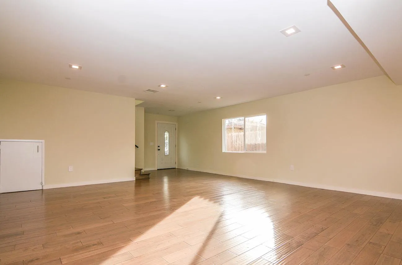 11581B Haynes St — Photo 1