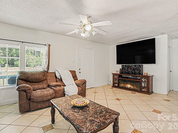 4th image of 1101 Choyce Ave