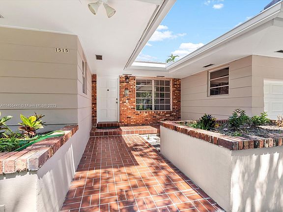 4th image of 1515 Palancia Ave #1515