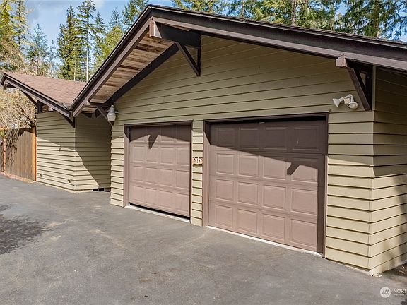3rd image of 991 E Manzanita Drive