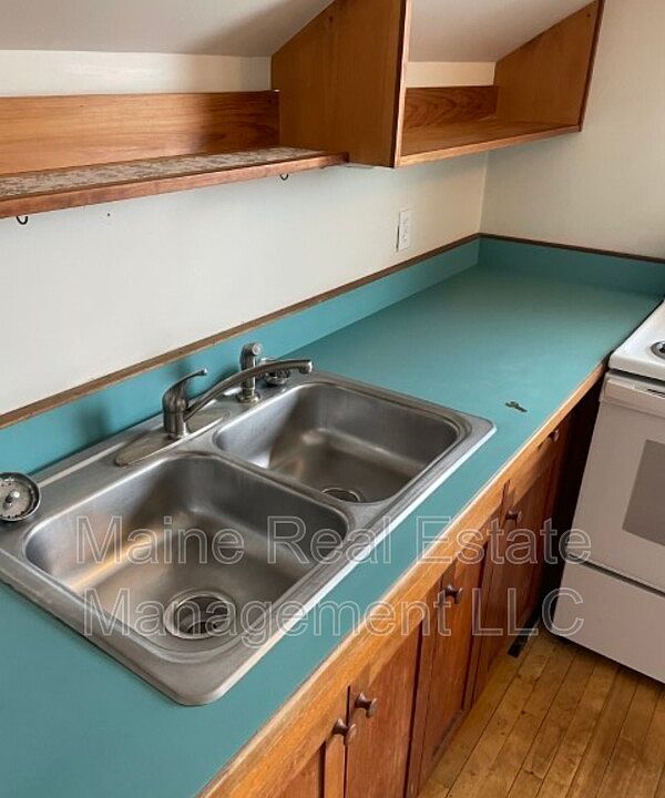 2nd image of 165 Ellsworth Rd APT 3B