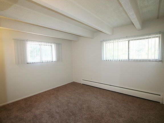 5th image of 1085 N Pearl St