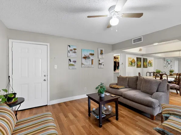 7431 Holly Hill Dr APT 108, Dallas, TX 75231