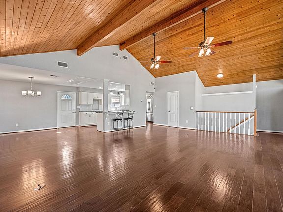 5th image of 271 Jennings Ln