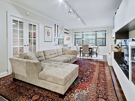 2nd image of 425 E 79th St APT 5C
