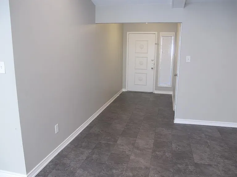 3504 Roanoke Dr — Photo 15