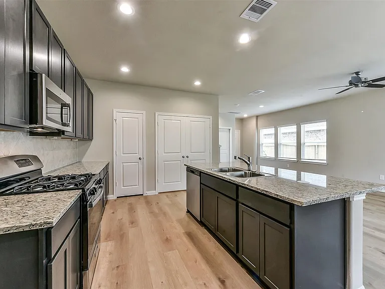 3842 Sugardale St — Photo 12