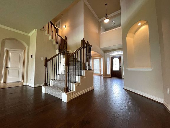 5th image of 11902 Cedar Creek Dr