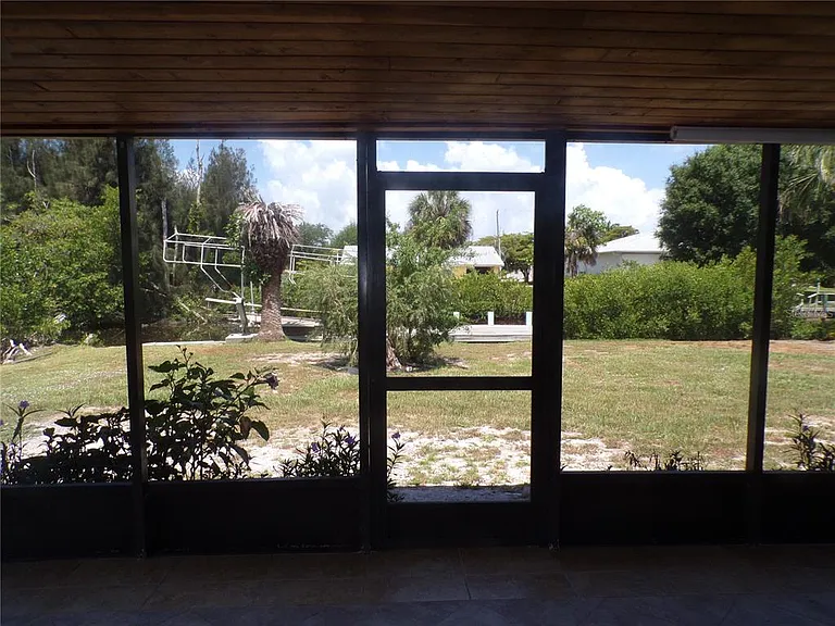 421 Orchid Dr — Photo 20