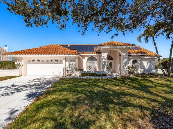 11701 Pinewood Lakes Dr, Fort Myers, FL 33913