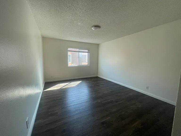 15335 Maplegrove St #11 — Photo 12