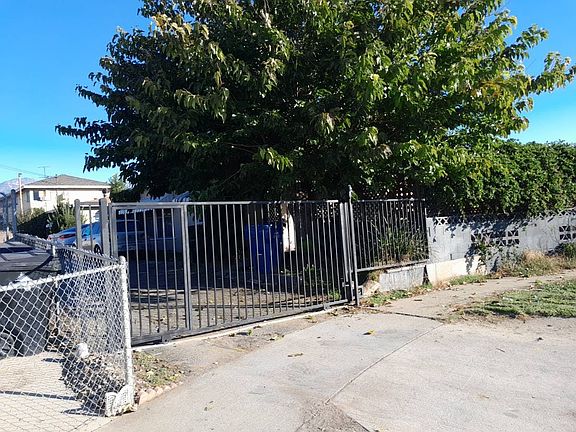 3rd image of 1006 W East St