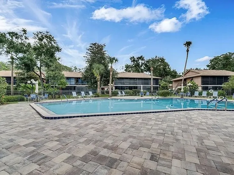 130 Jasmine Woods Ct #9D — Photo 10