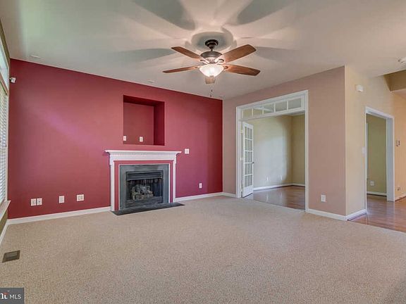 5th image of 6913 Hawthorne Woods Cir