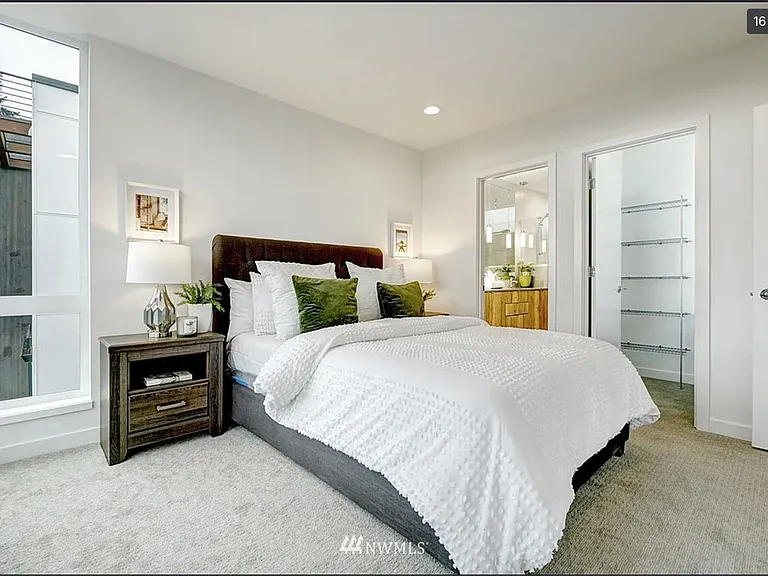 4226B Midvale Ave N — Photo 12