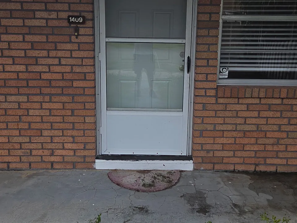 1409 N Lake Ave