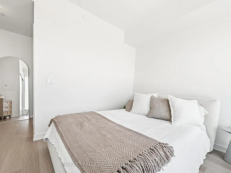 859 The Queensway #603 — Photo 11