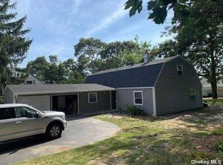 30 Campus Dr, Farmingville, NY 11738