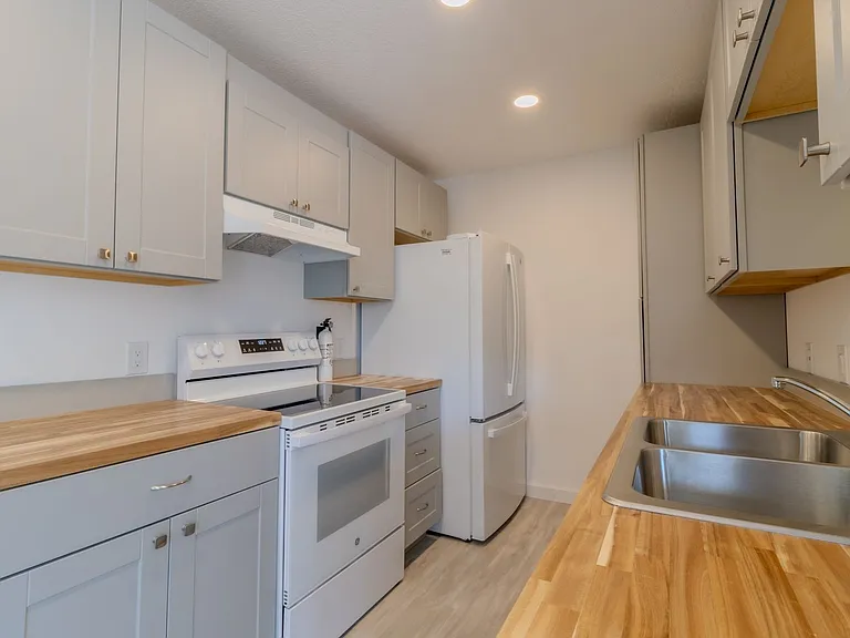 Ingalls Avenue Apartments — Photo 18