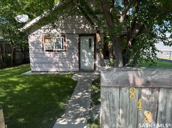 848 17th Street W, Prince Albert, SK S6V 3Y4