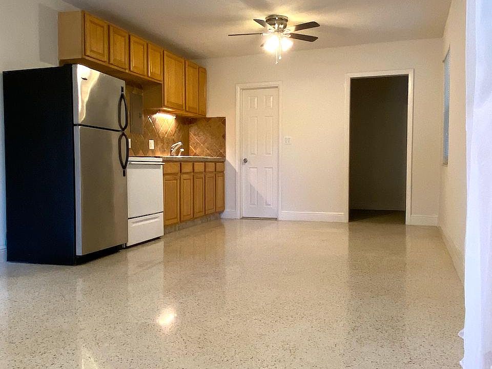 1st image of 1075 NE 127th St APT 6