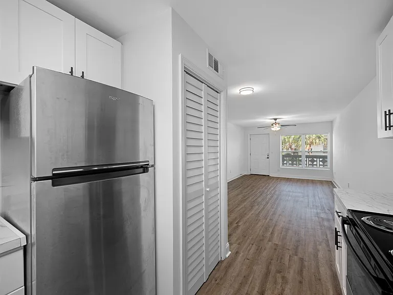 KC Flats Apartments — Photo 69