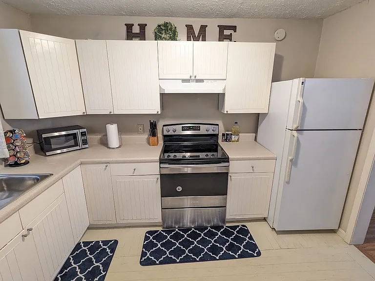 205 Hampshire Ave — Photo 5