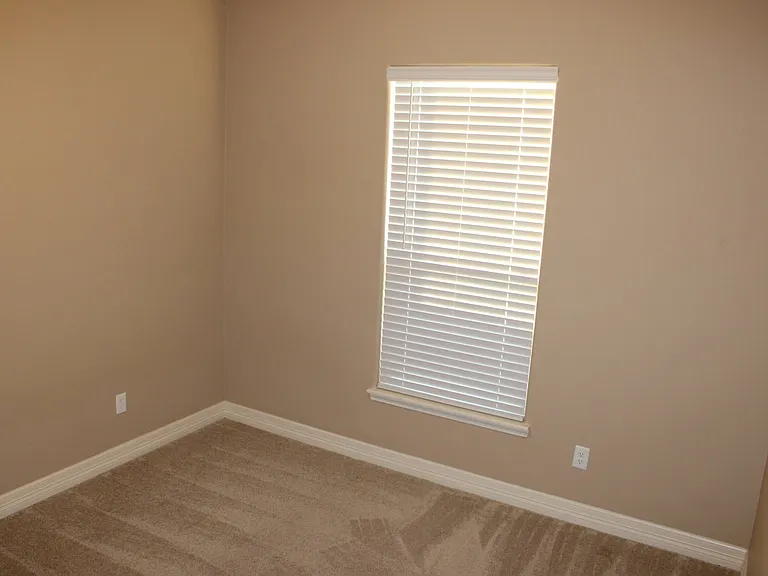 211 Bismark Palm Dr — Photo 13