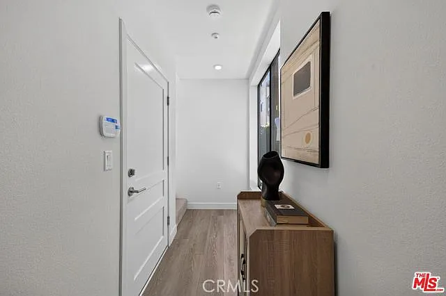 1204 N Orange Grove Ave — Photo 4